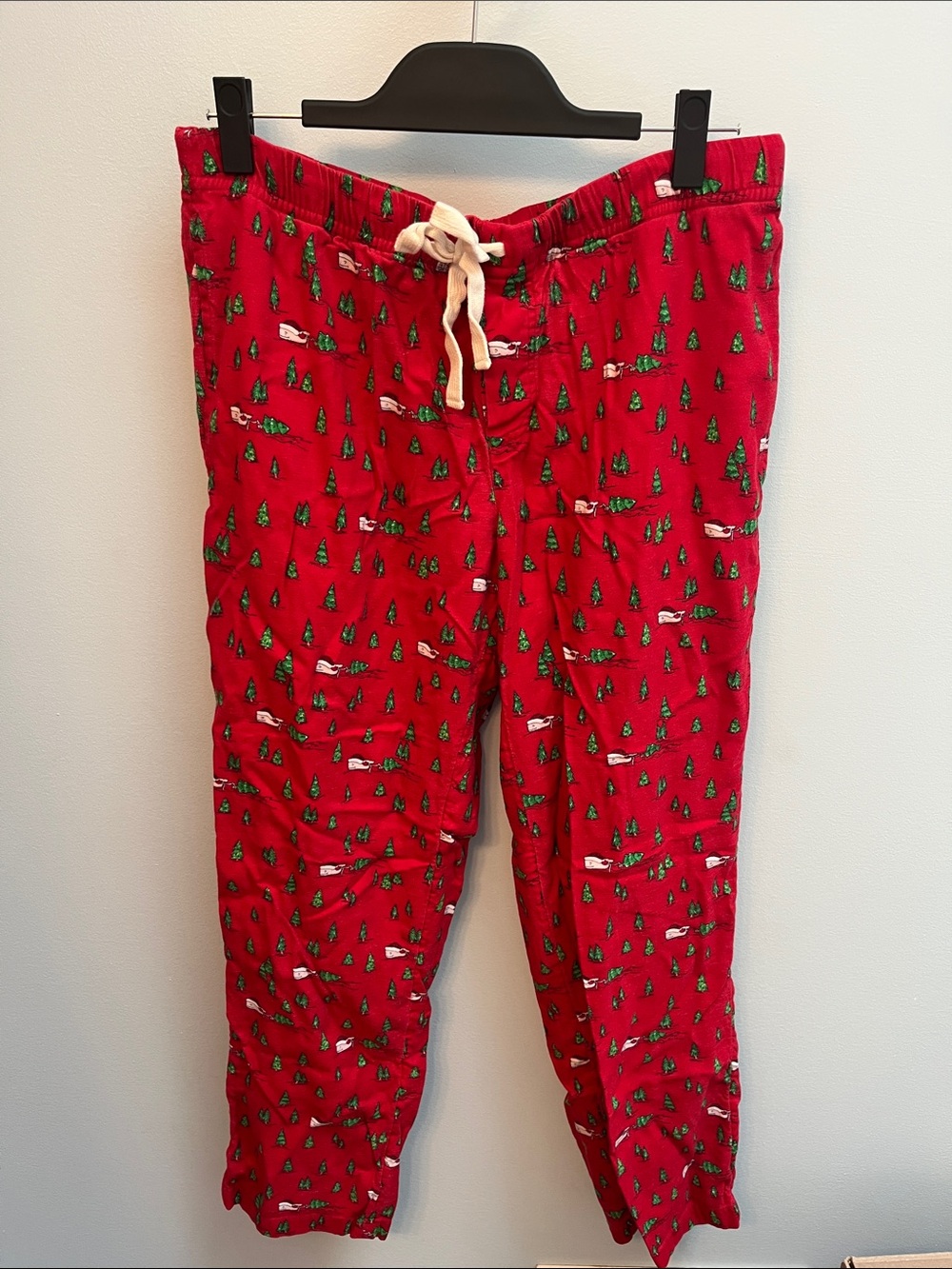 Vineyard Vines Red Pajama Pants with Green Tree Print